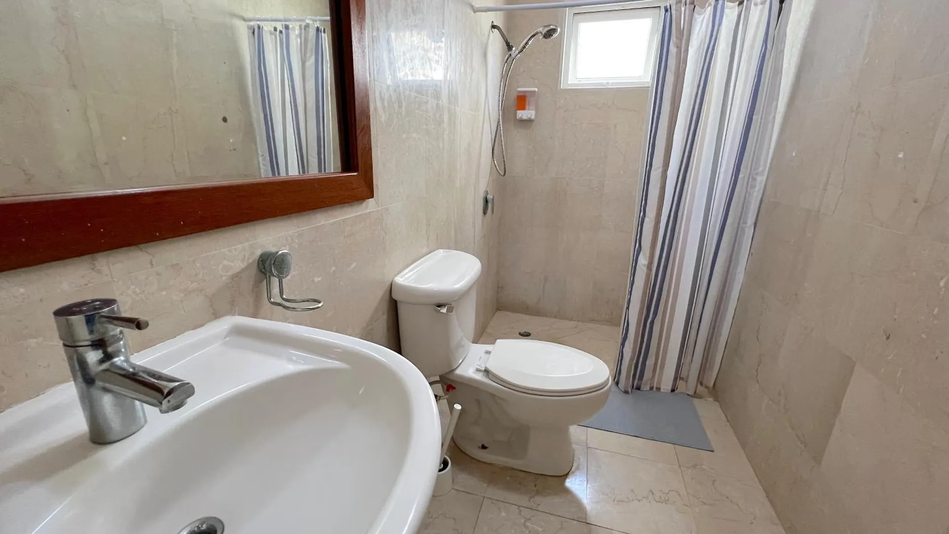 Aventura Tropical - Villas And Suites - Playa Los Corales